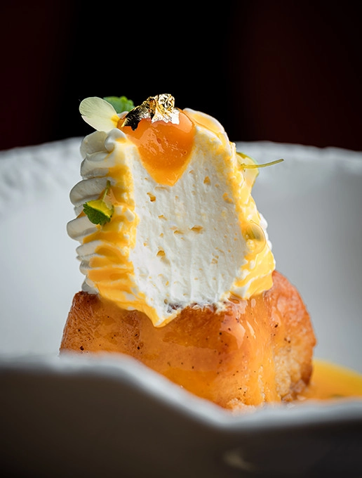 Postre cremoso servido para un aniversario de bodas en el restaurante Dans le Noir ?
